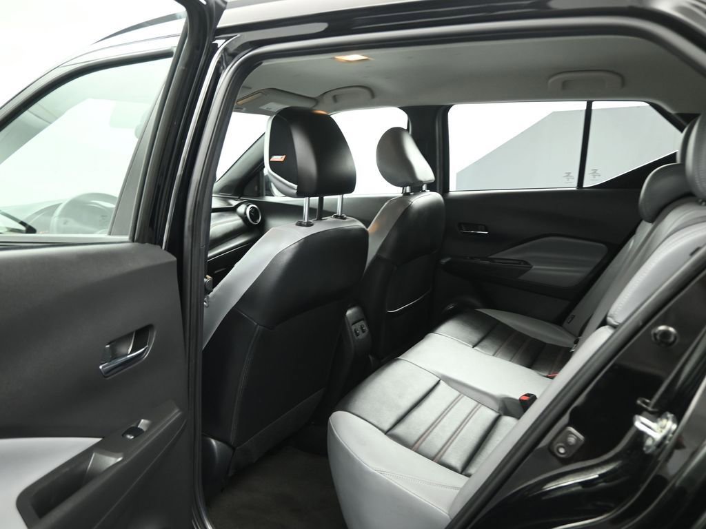 Used 2023 Nissan Kicks SR w/ SR Premium Package image 18