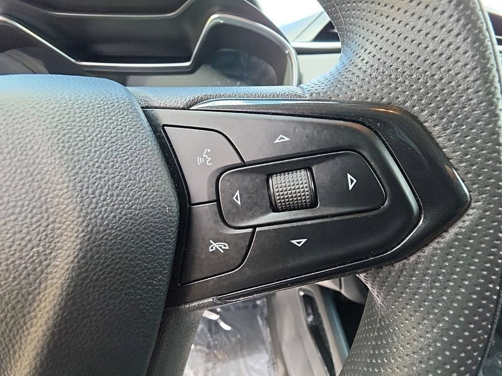 Used 2023 Chevrolet TrailBlazer LT FWD image 11