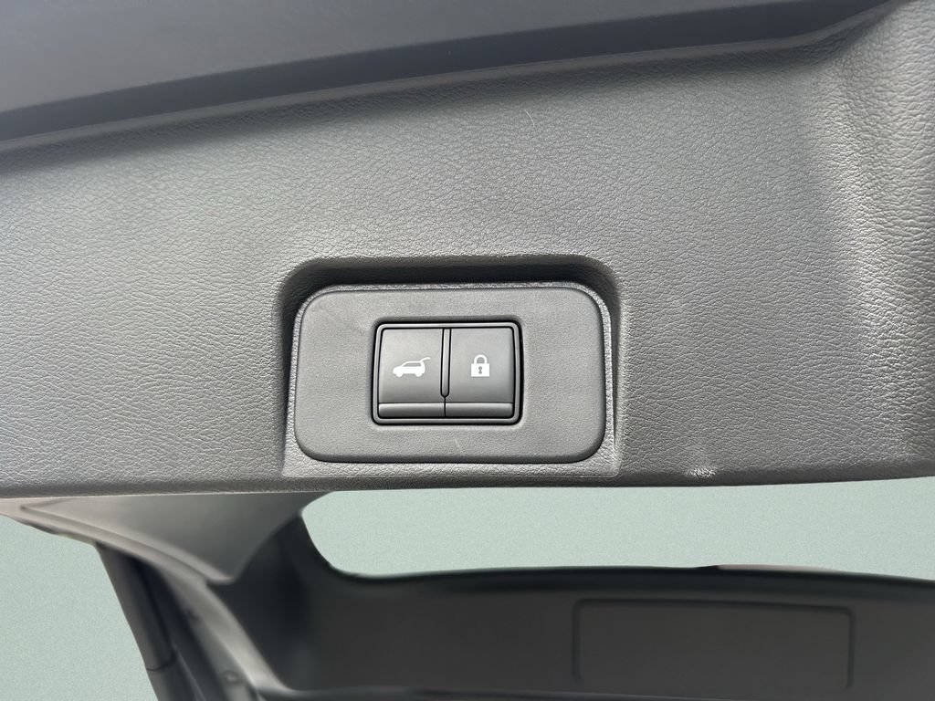 Used 2024 Nissan Rogue SL FWD image 16