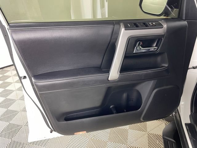 Used 2018 Toyota 4Runner SR5 Premium AWD/4WD image 17