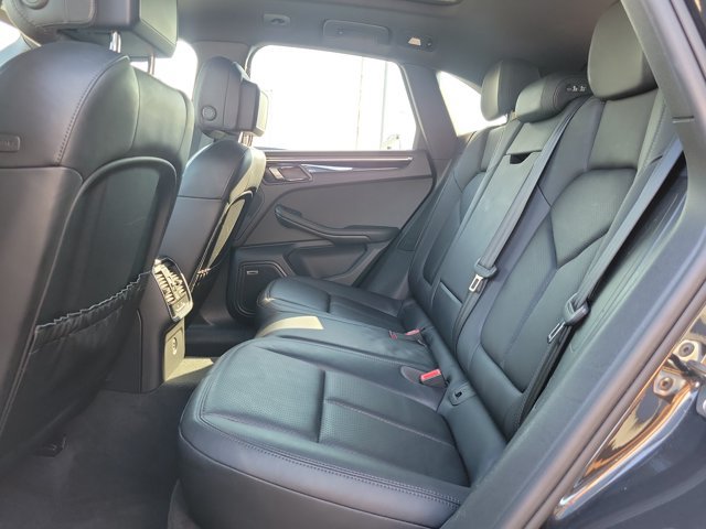 Certified 2017 Porsche Macan AWD/4WD image 19