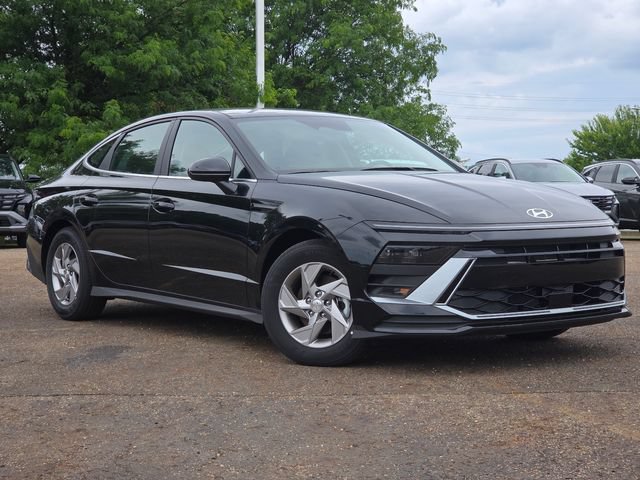 New 2026 Hyundai Sonata SE FWD image 2