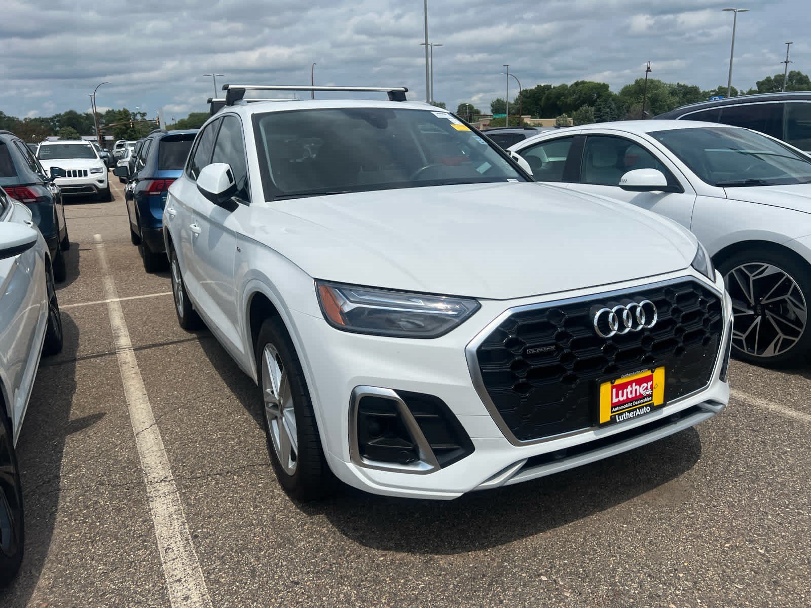 Used 2023 Audi Q5 e Premium w/ Convenience Package AWD/4WD image 2