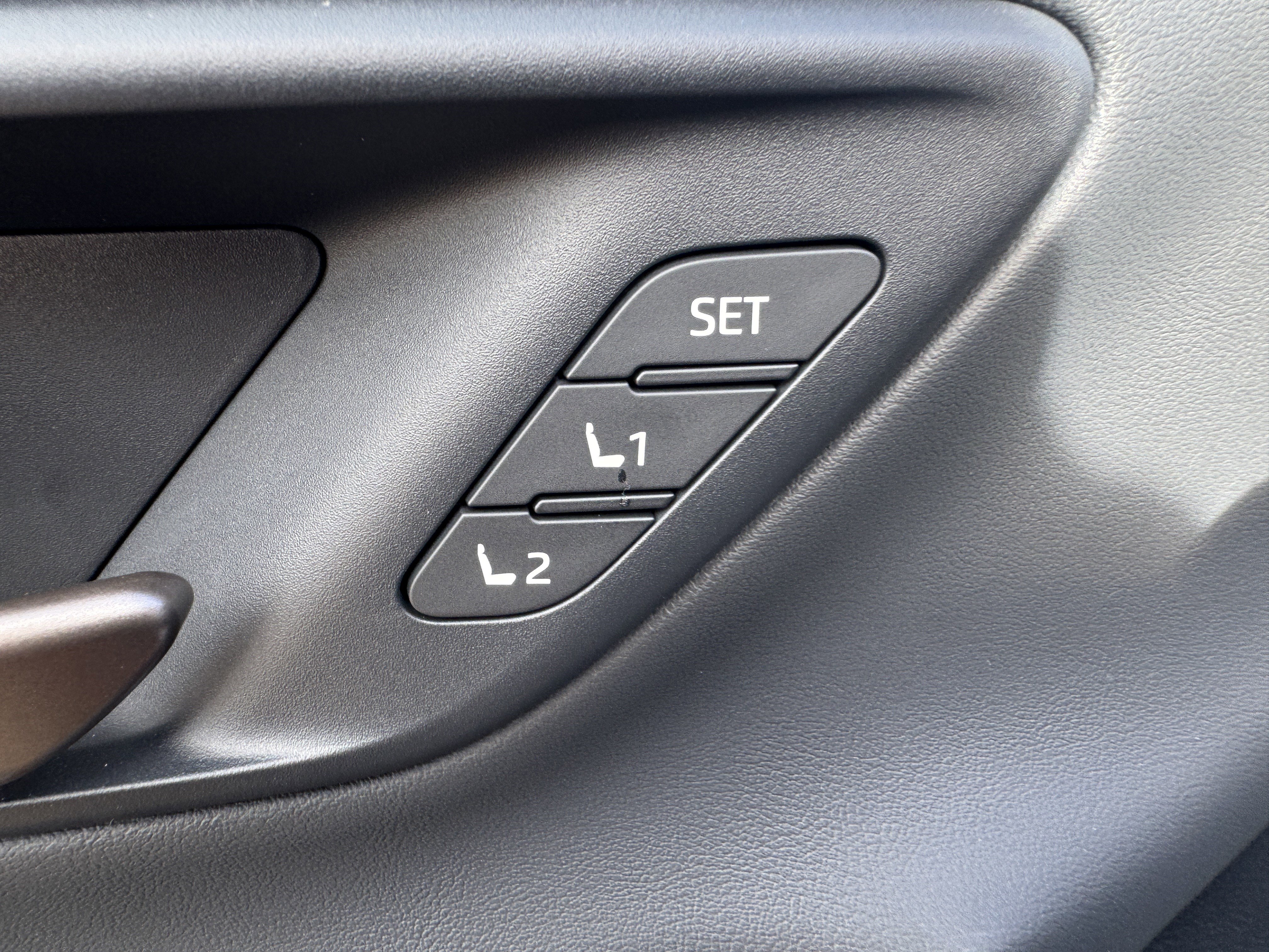 Certified 2025 Toyota Crown Signia image 10