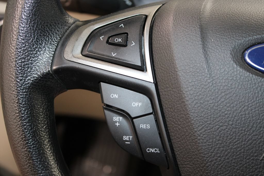 Certified 2020 Ford Fusion SE FWD image 33