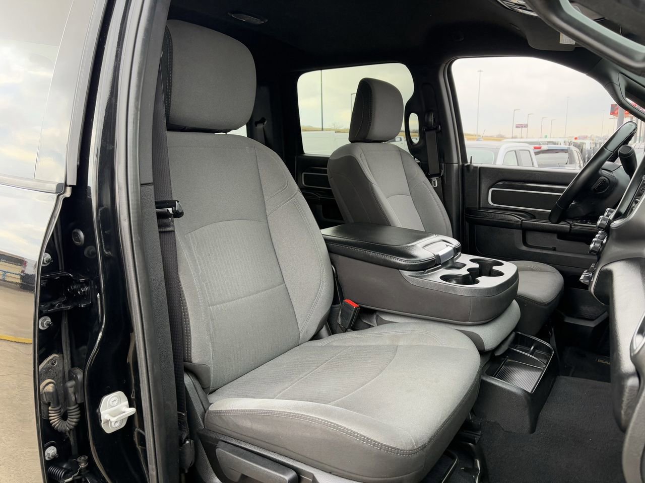 Used 2024 RAM 2500 Big Horn image 31