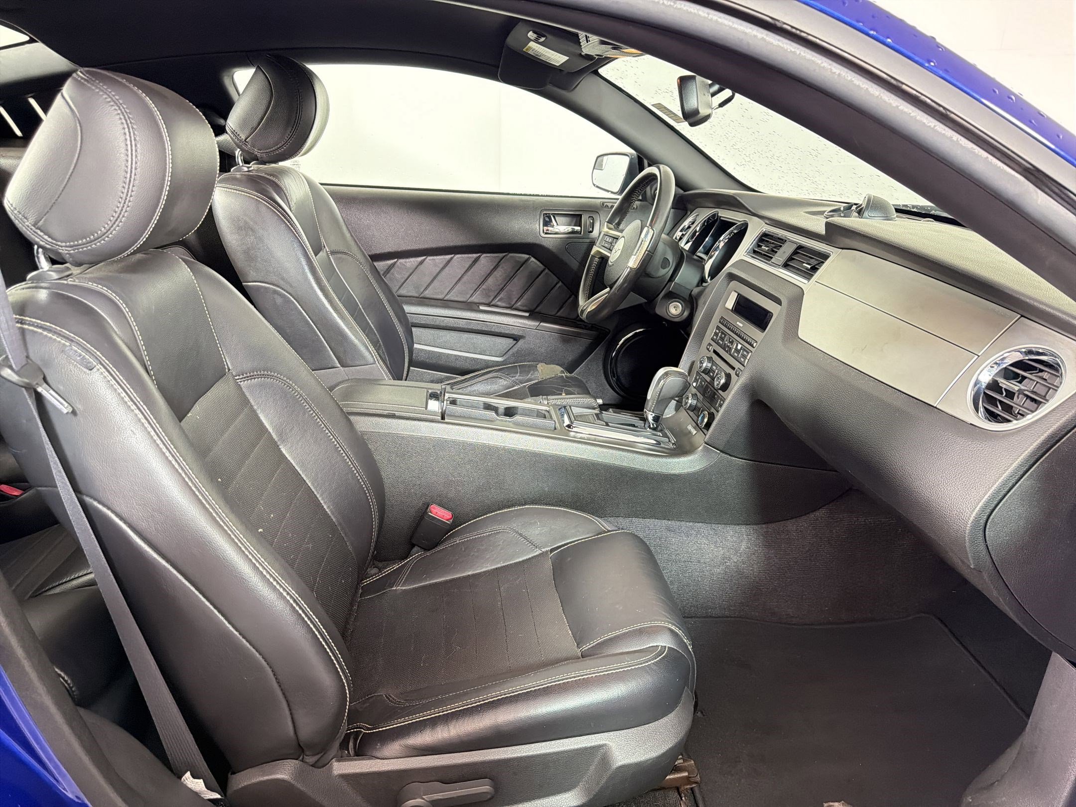 Used 2013 Ford Mustang Premium RWD image 26