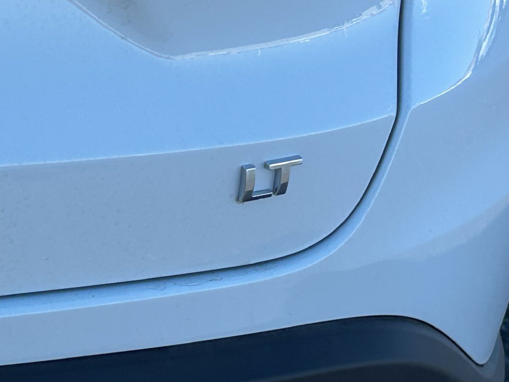 Used 2026 Chevrolet Trax LT FWD image 4