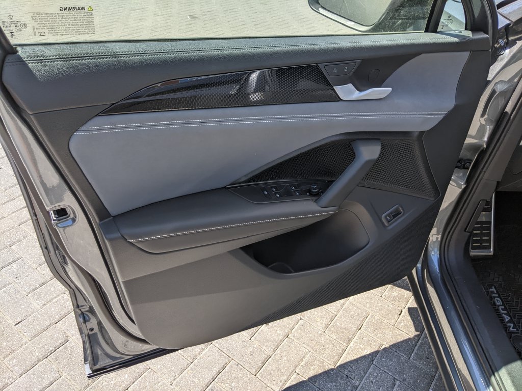 New 2026 Volkswagen Tiguan SE R-Line AWD/4WD image 9