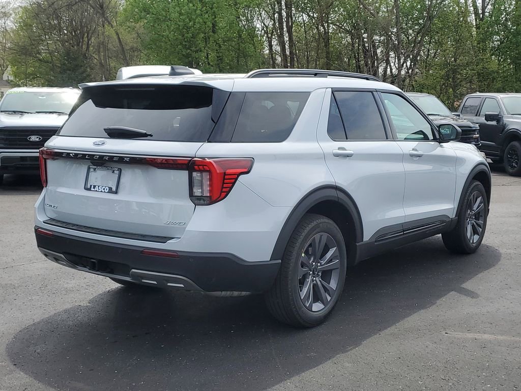 New 2026 Ford Explorer Active AWD/4WD image 4