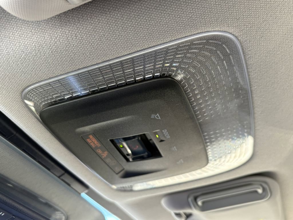 Used 2025 Toyota Prius XLE image 30