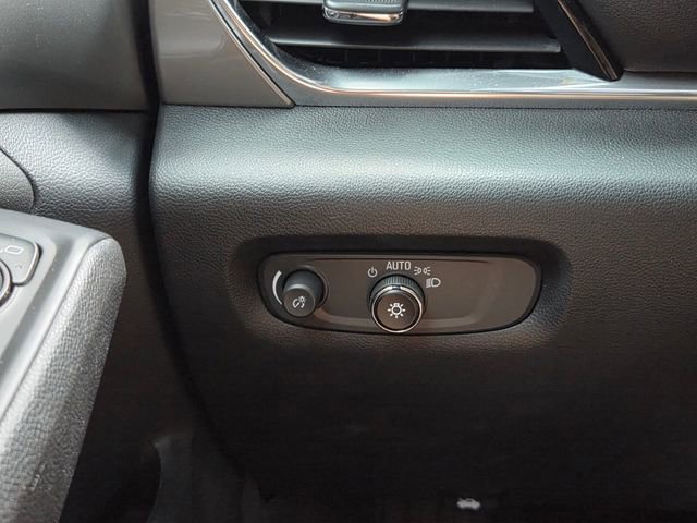 Certified 2023 Chevrolet Traverse LT w/ LT Premium Package FWD image 35