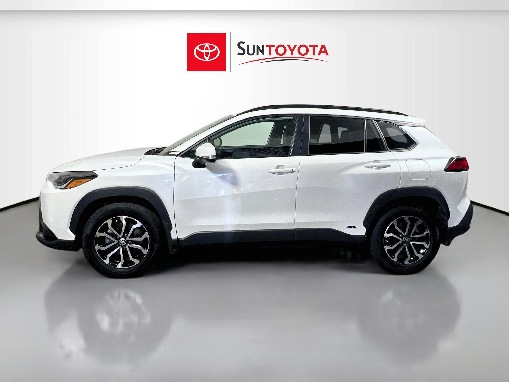 Used 2023 Toyota Corolla Cross AWD Hybrid image 7