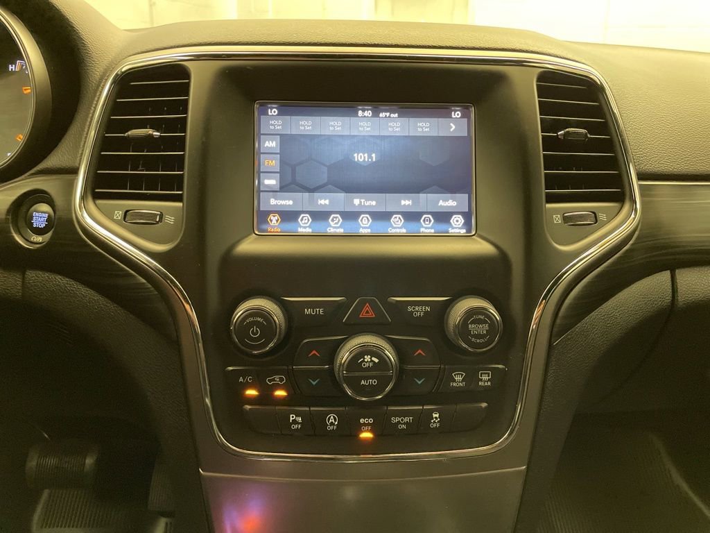 Used 2019 Jeep Grand Cherokee Laredo AWD/4WD image 22
