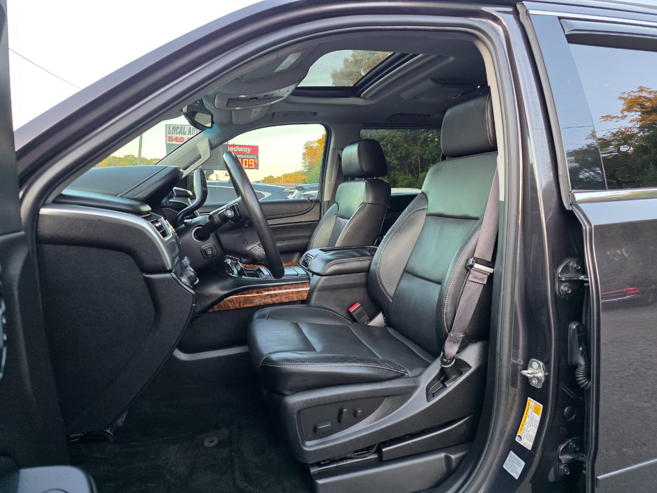 Used 2015 Chevrolet Tahoe LTZ image 9