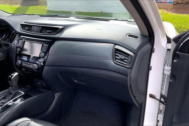 Used 2019 Nissan Rogue SL AWD/4WD image 16