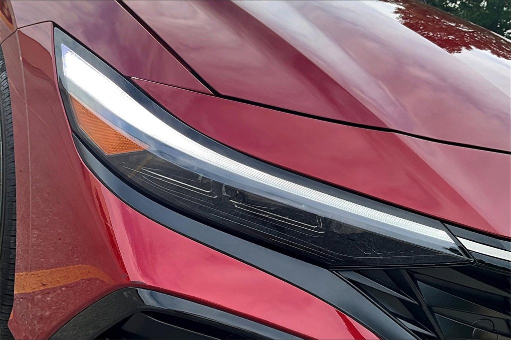 Certified 2025 Hyundai Elantra SEL image 29