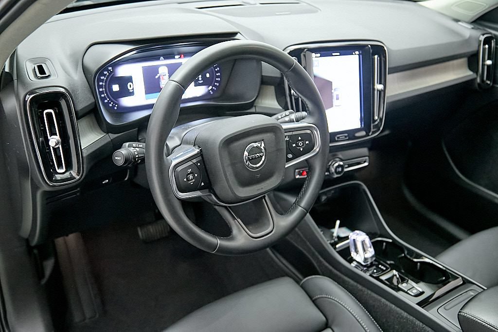 Certified 2023 Volvo XC40 B5 Ultimate w/ Protection Package Premier AWD/4WD image 14