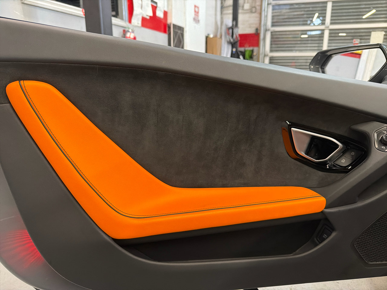 Used 2022 Lamborghini Huracan EVO image 17