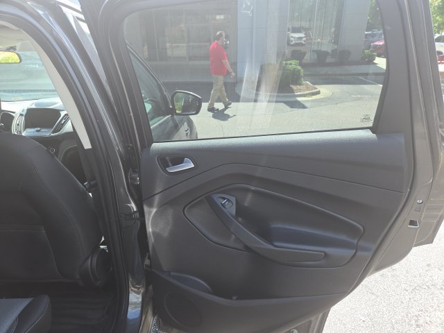 Used 2019 Ford Escape SE FWD image 17