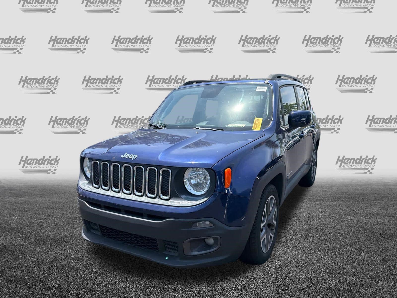 Used 2018 Jeep Renegade Latitude FWD image 8