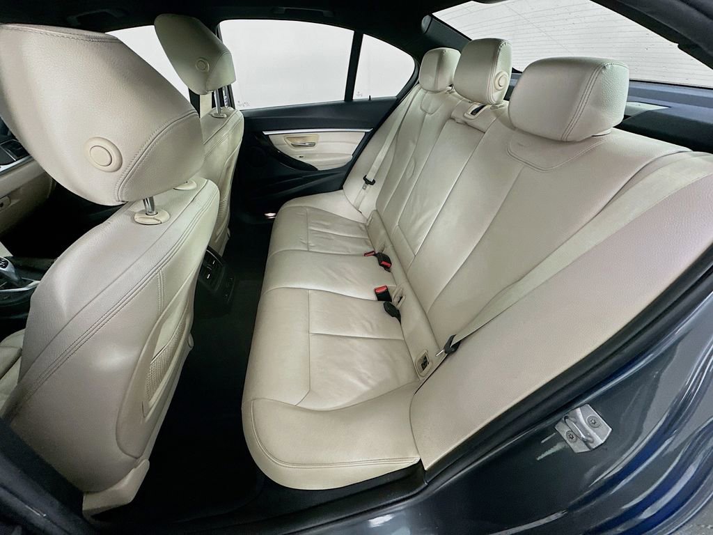 Used 2017 BMW 330i xDrive Sedan image 29
