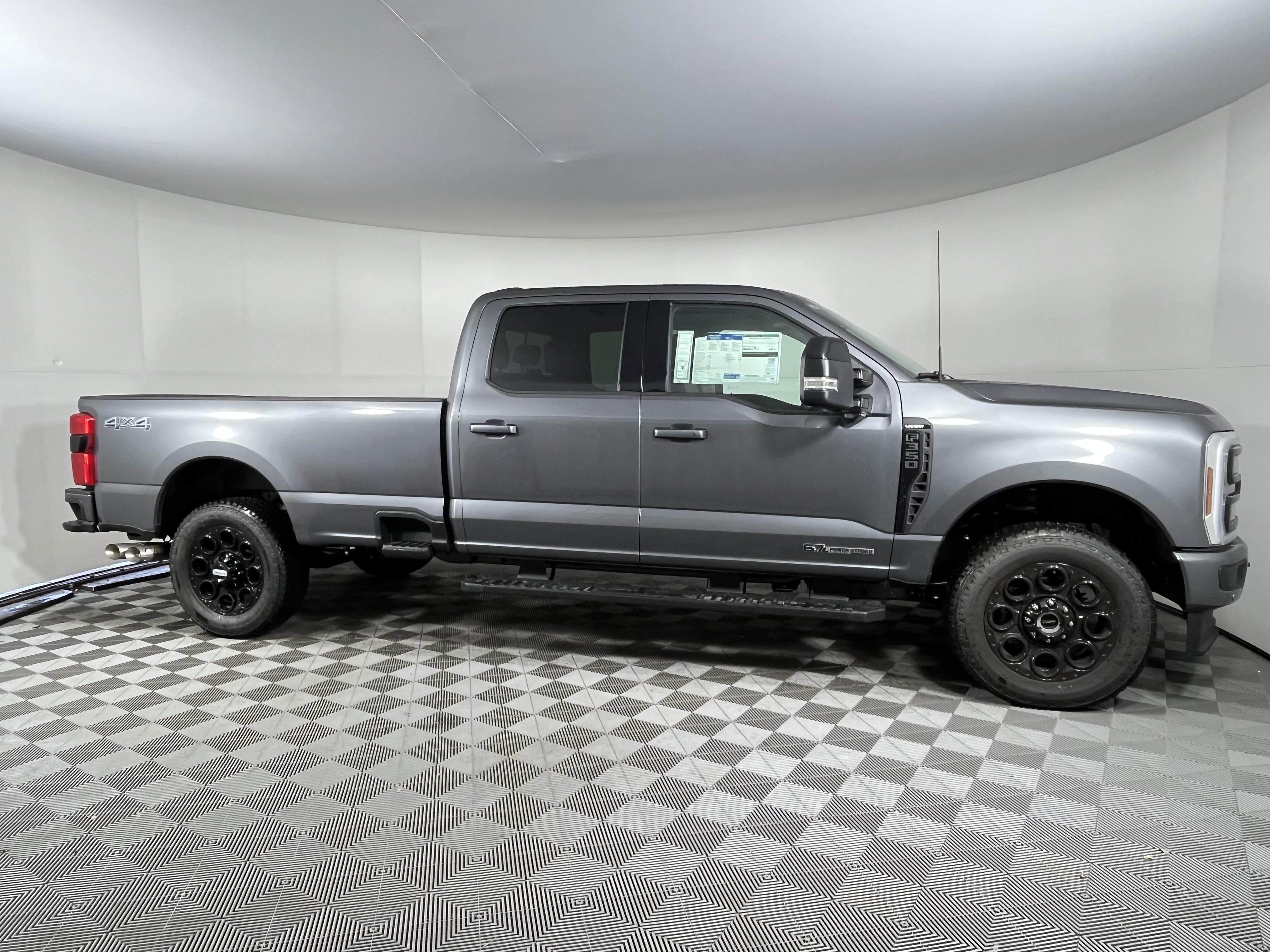 New 2026 Ford F350 Lariat w/ Black Appearance Package image 5