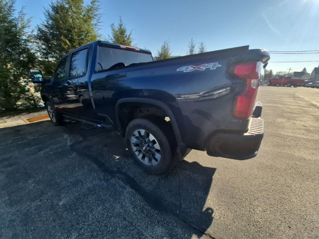 Used 2022 Chevrolet Silverado 2500 Custom w/ Custom Value Package image 5