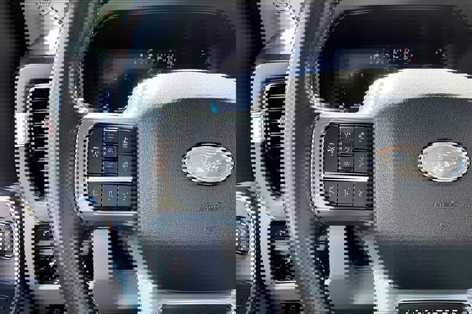 Used 2024 Ford F450 Limited image 27