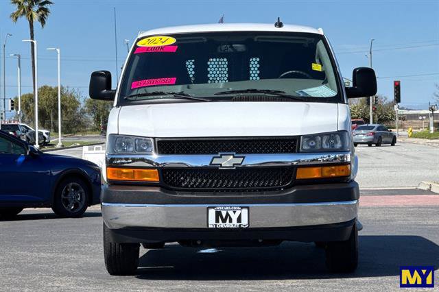 Used 2024 Chevrolet Express 2500 w/ Driver Convenience Package image 9