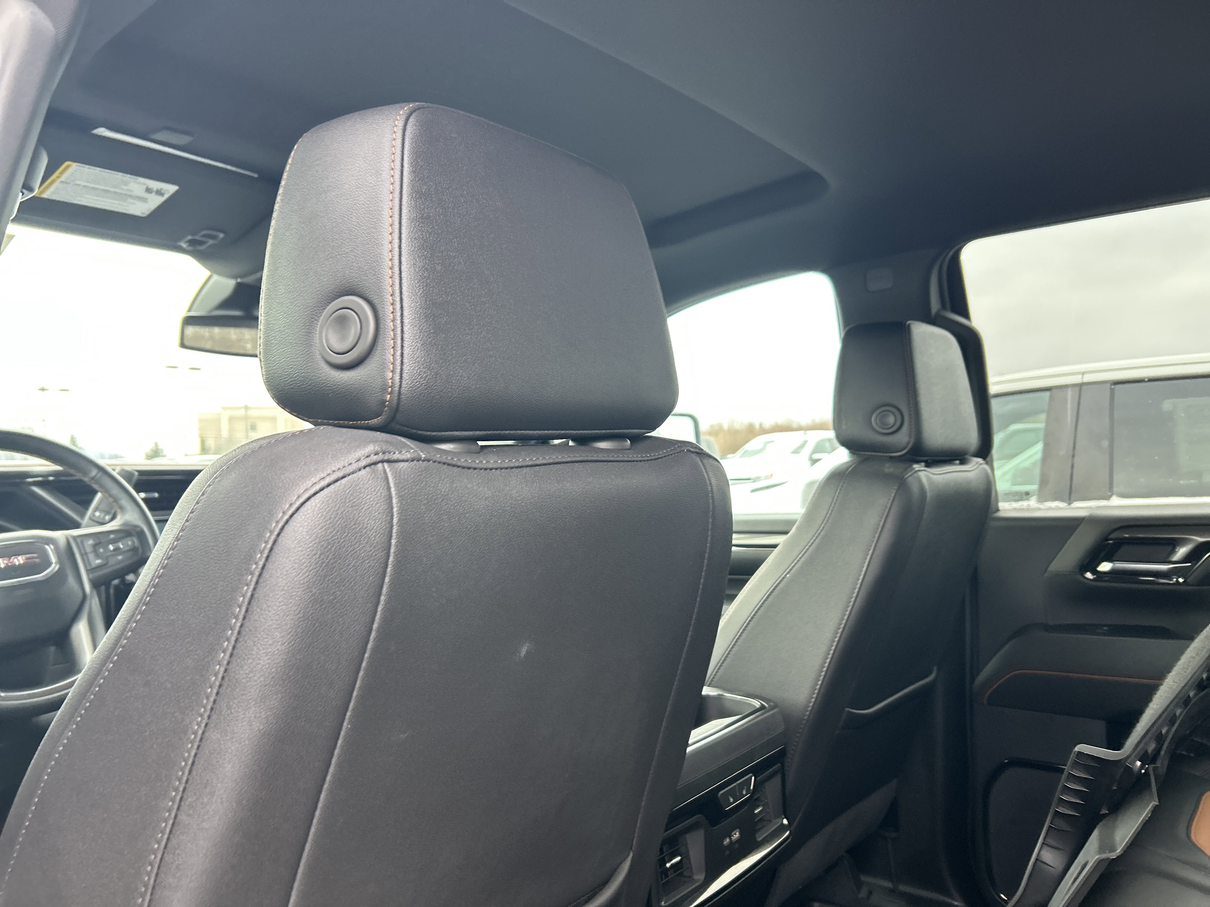 Used 2024 GMC Sierra 2500 AT4 image 16