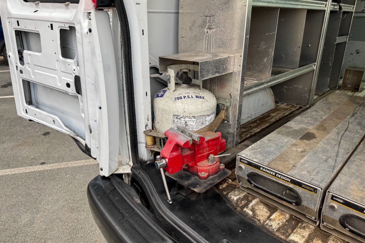 Used 2017 Chevrolet Express 2500 image 15