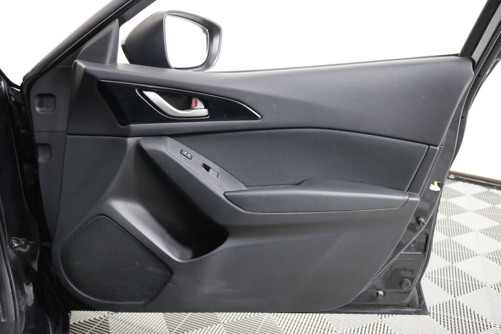 Used 2014 MAZDA MAZDA3 i Sport FWD image 25