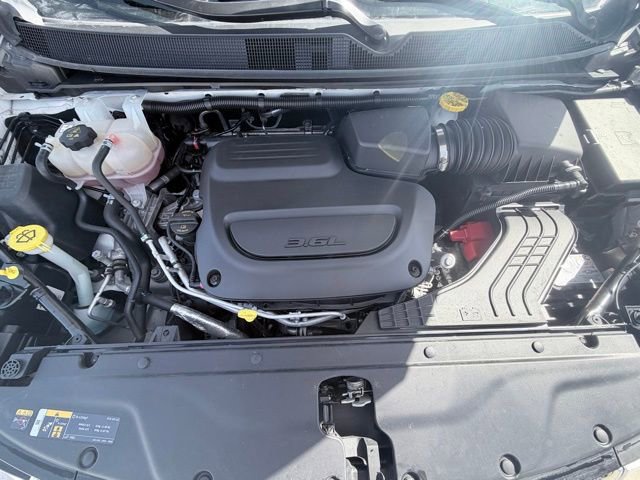 Used 2024 Chrysler Pacifica Touring-L image 45