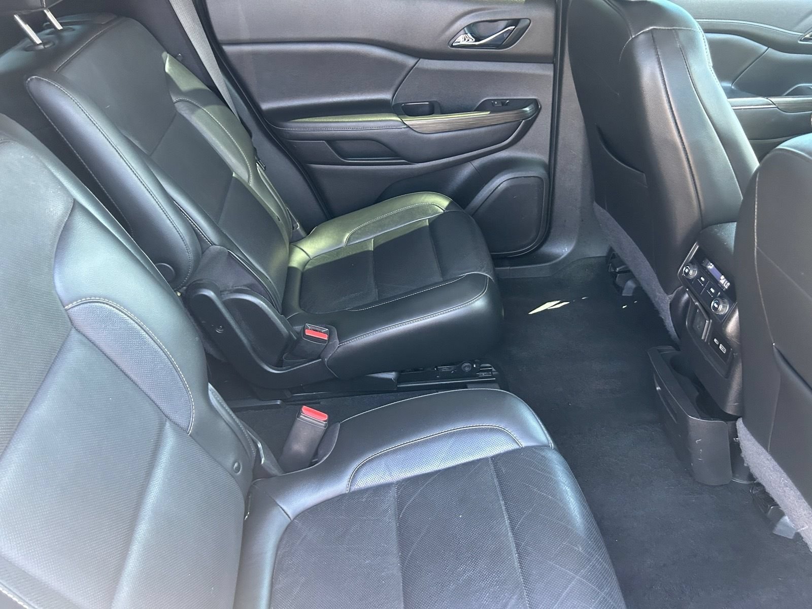 Used 2020 GMC Acadia SLT FWD image 15