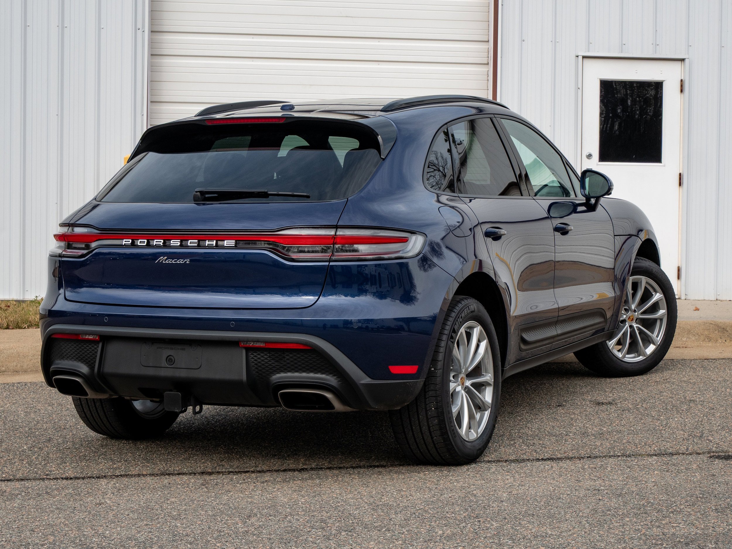 Certified 2025 Porsche Macan image 7