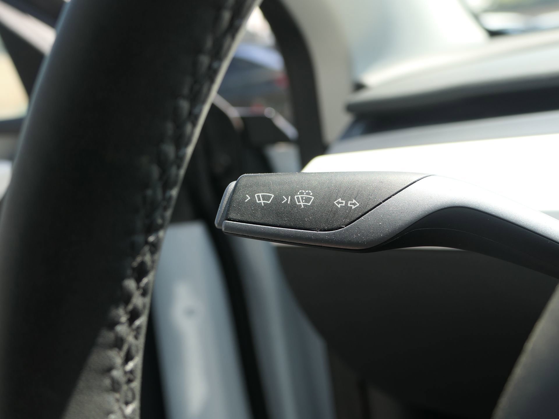 Used 2023 Tesla Model Y Long Range image 18