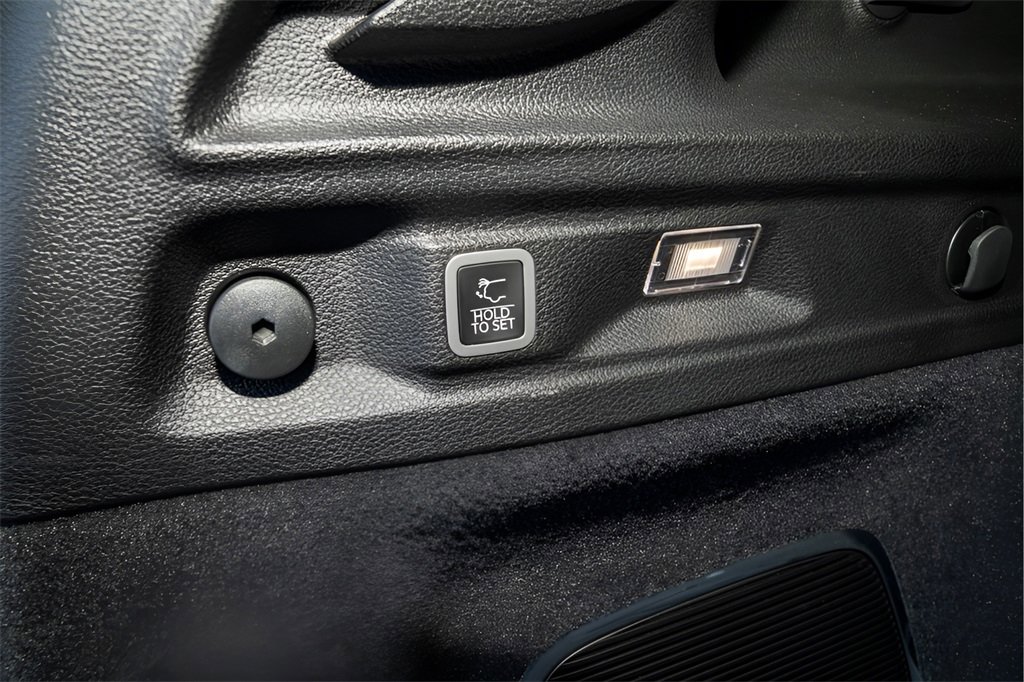 Used 2024 Jeep Grand Cherokee L Overland w/ Luxury Tech Group IV image 7