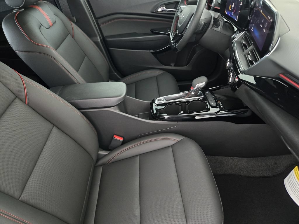 New 2026 Chevrolet Trax RS w/ Sunroof Package FWD image 16
