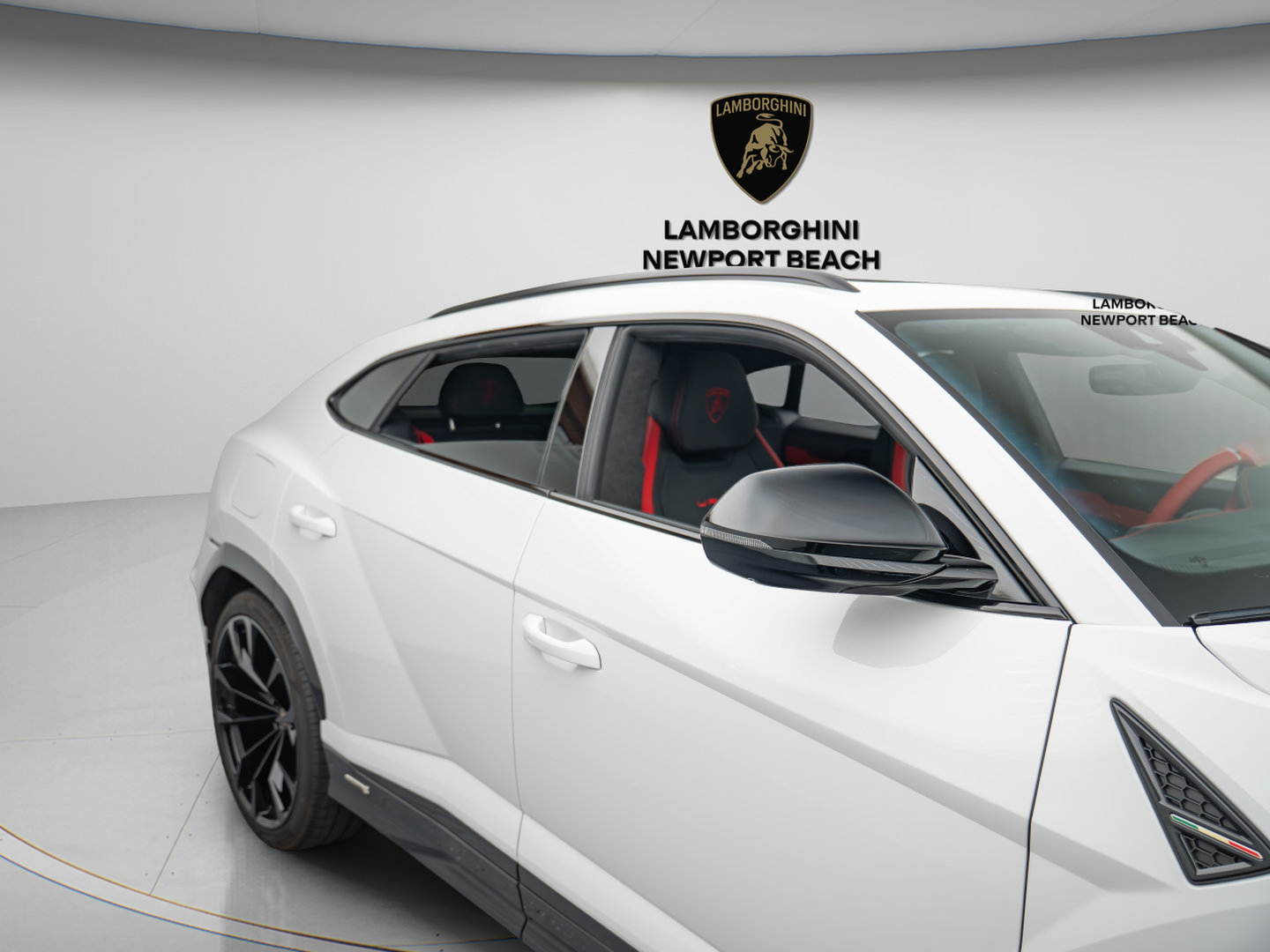 Used 2024 Lamborghini Urus S AWD/4WD image 33