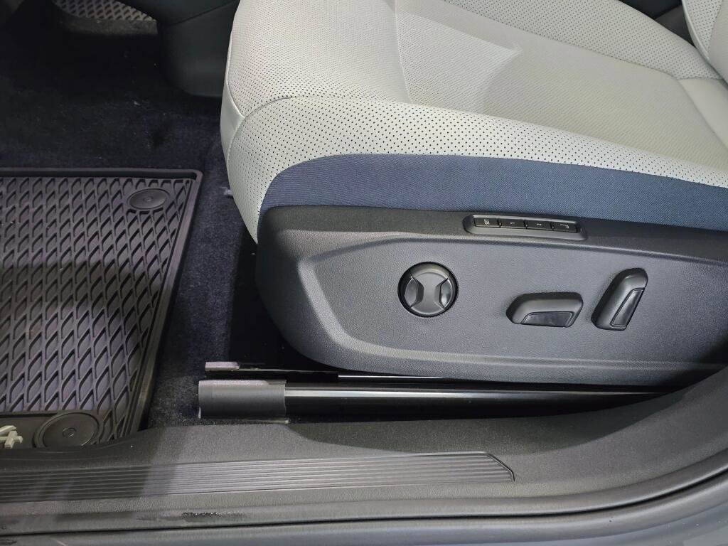 New 2026 Volkswagen ID.4 Pro S AWD/4WD image 17
