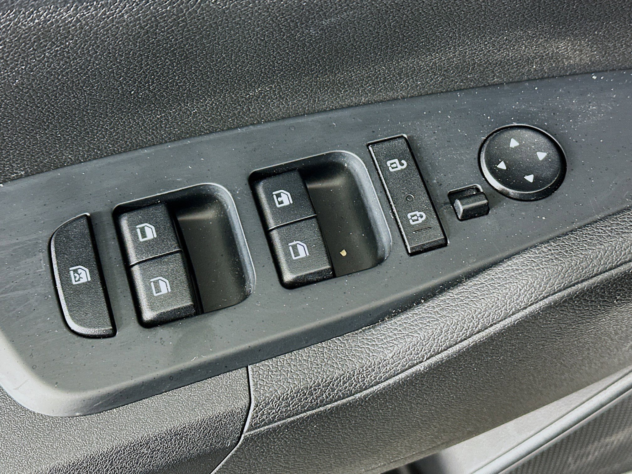 Used 2025 Kia Sportage LX image 15