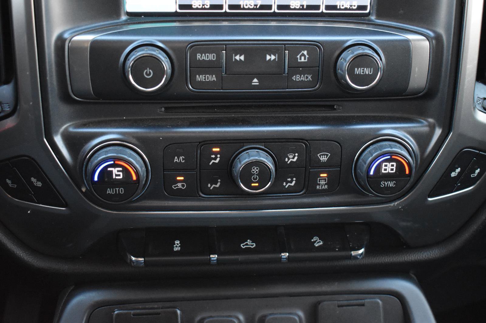 Used 2018 Chevrolet Silverado 1500 LT w/ All Star Edition image 9