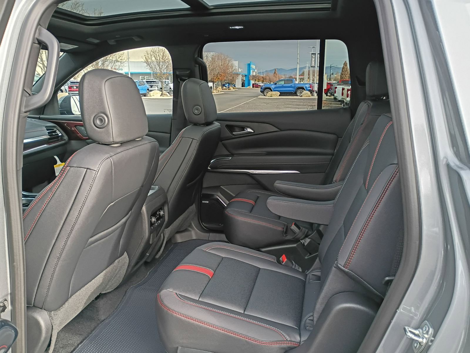 New 2026 Chevrolet Traverse RS image 25