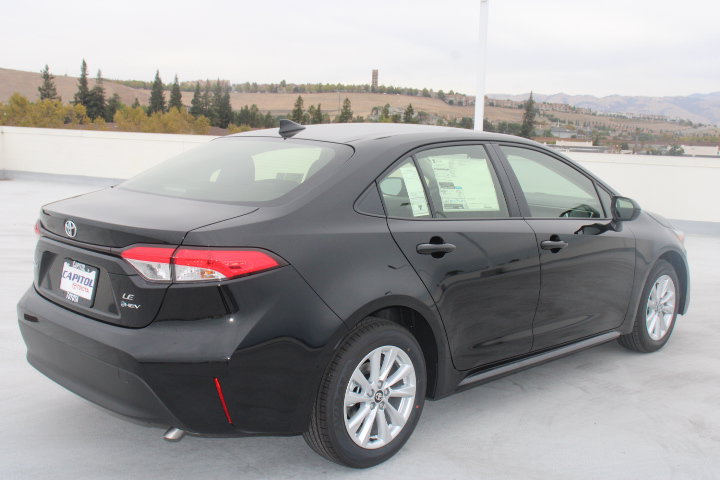 New 2027 Toyota Corolla LE FWD image 3
