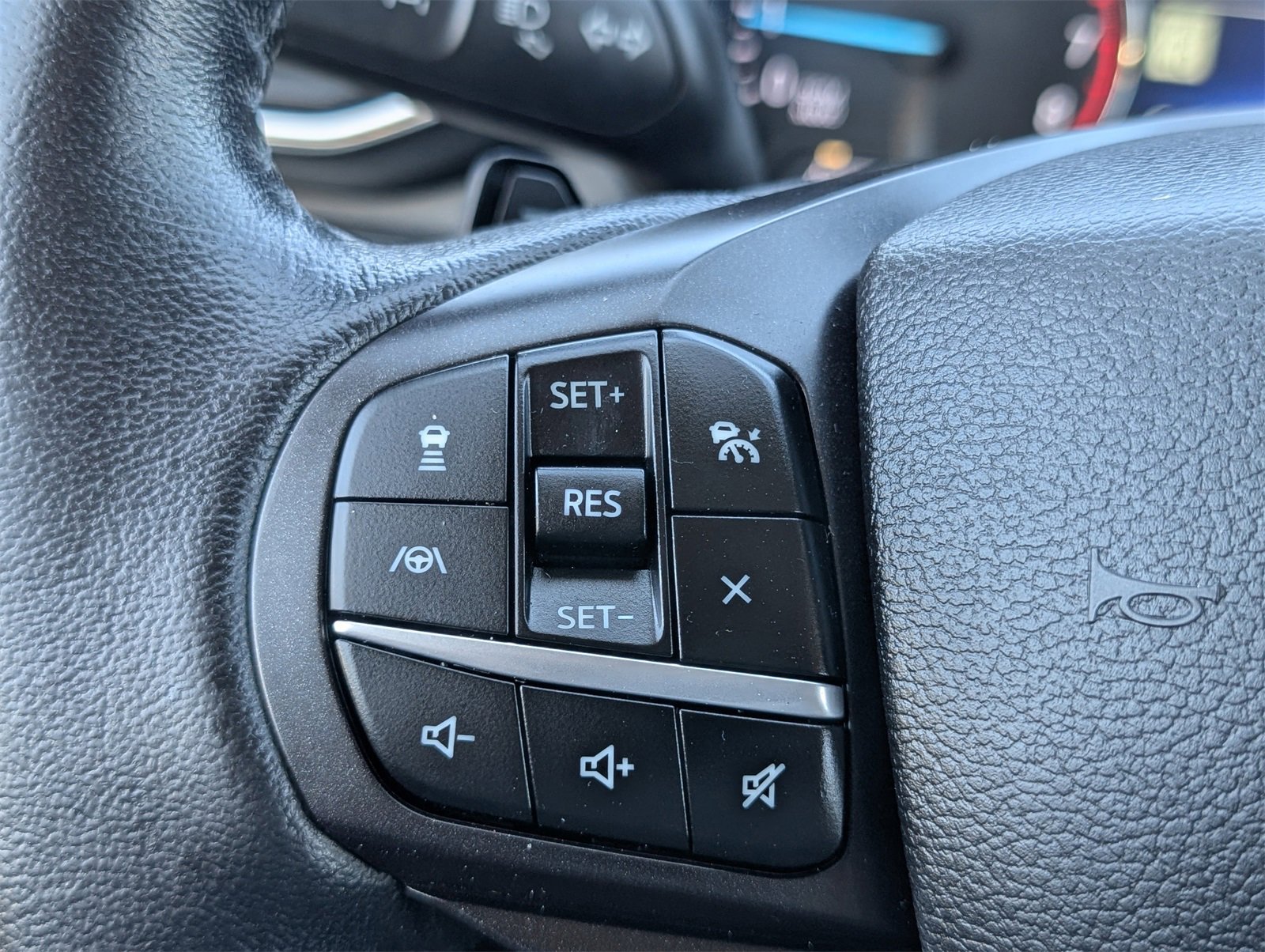 Used 2020 Ford Explorer XLT w/ Equipment Group 202A image 27