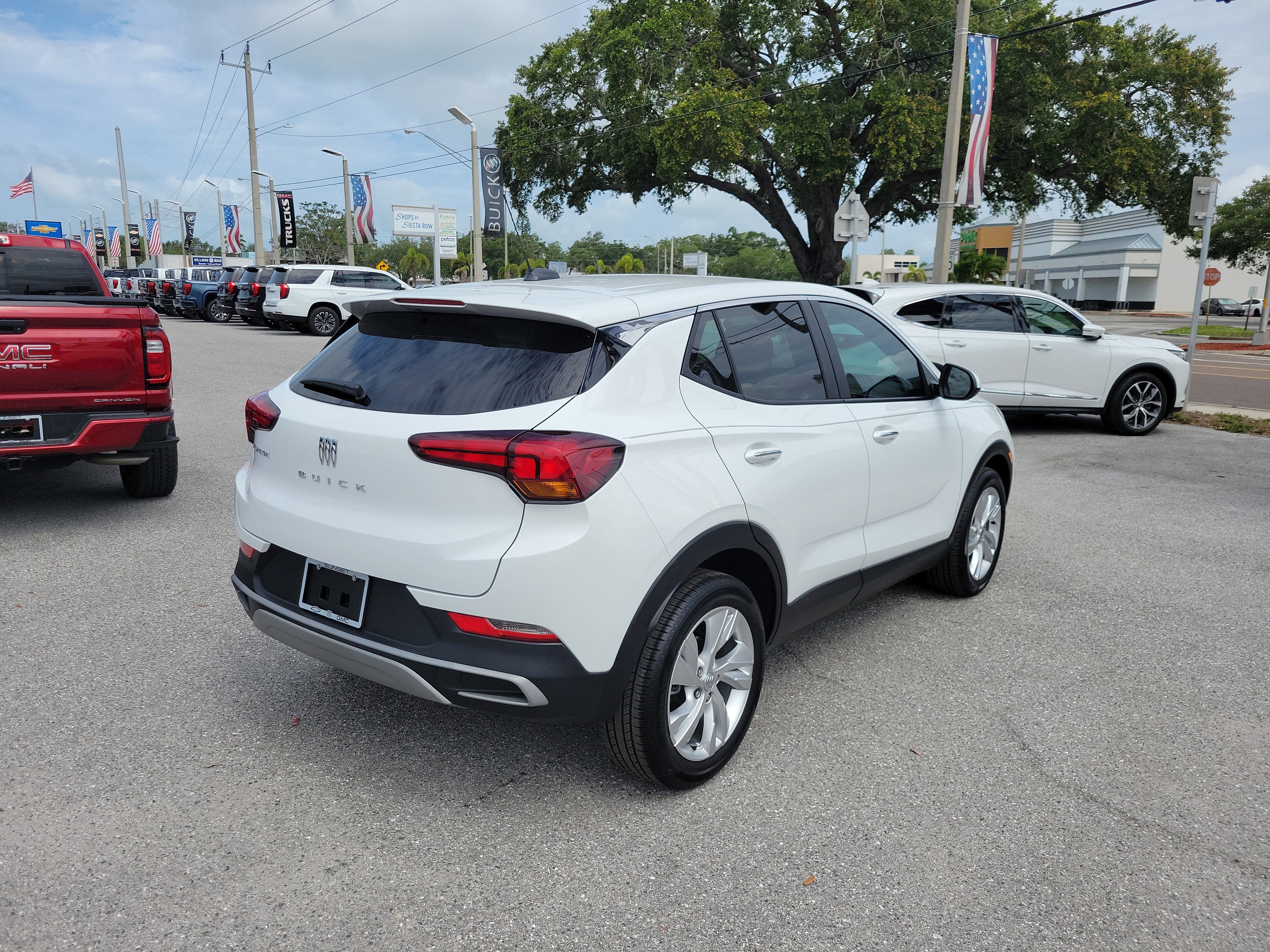 Certified 2024 Buick Encore GX Preferred FWD image 4