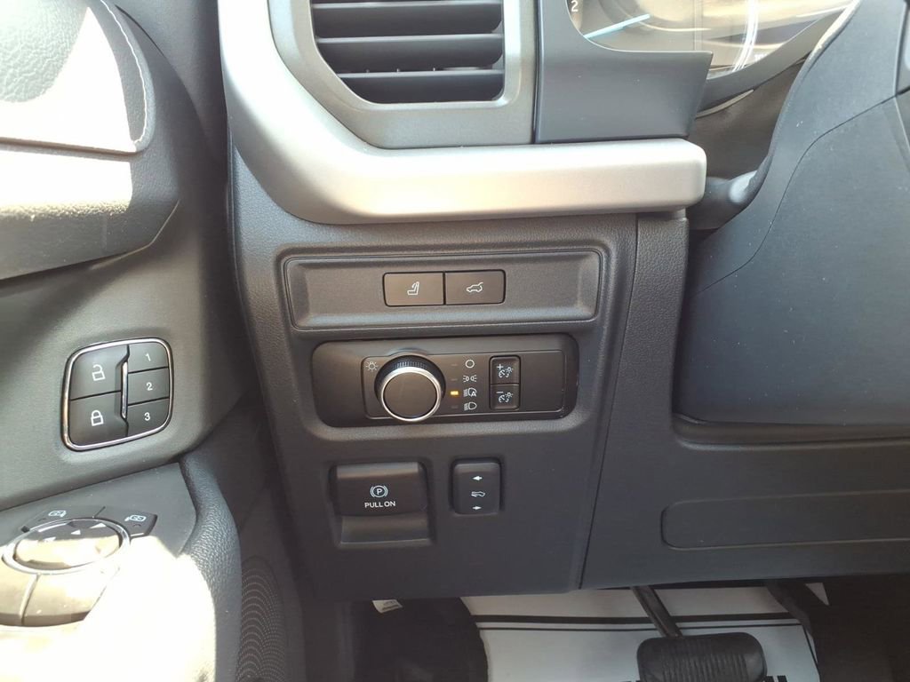 Used 2024 Ford Expedition XLT AWD/4WD image 18