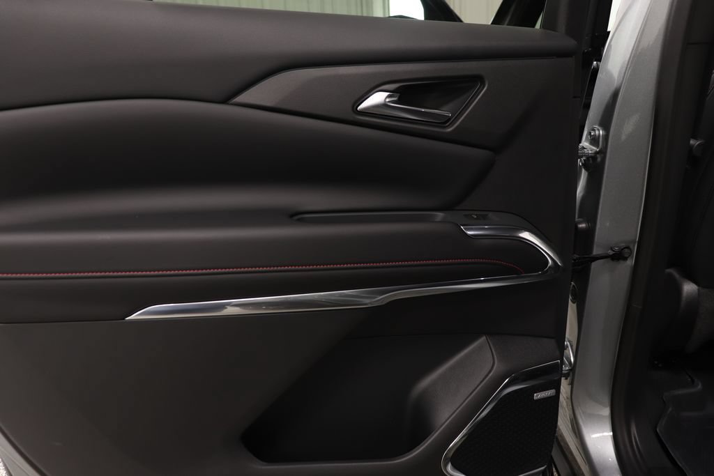 New 2027 Chevrolet Traverse RS w/ LPO, Floor Liner Package AWD/4WD image 25