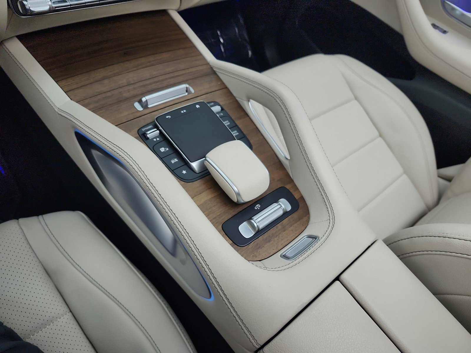 Used 2024 Mercedes-Benz GLS 450 4MATIC image 12